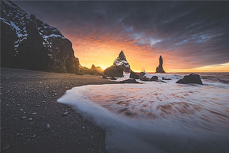 Reynisdrangar Basalt Sea Stacks on Cape Dyrhlaey near Vk  Mrdal, Mrdalur, Sudurland, Iceland, Europe