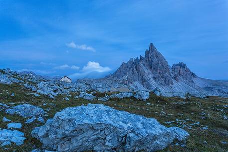 rifugio Locatelli, Monte Paterno