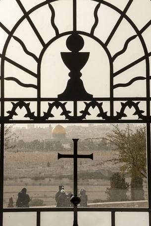 Old city and the Temple Mount, Dome of the Rock and Al Aqsa Mosque from the Mount of Olives in Jerusalem, Israel