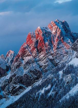 Sunset over Creta di Mimoias peaks, Dolomiti Pesarine