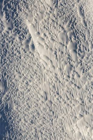 Details on old ice of iceberg in Kangerlua Fjord