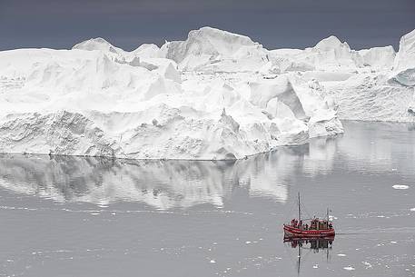 Tourist boat in Illulissat Fjord