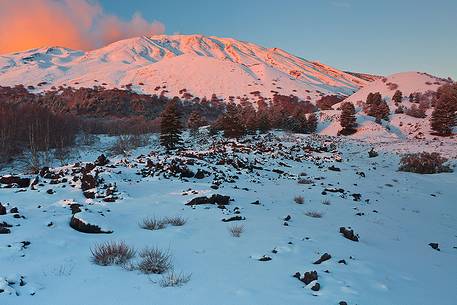 Sunrise close to Citelli refuge, red  lights over Monte Frumento delle Concazze