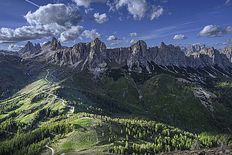 Dolomite landscape from Col de la Puina mount towards La Croda da Lago, Becco di Mezzod and the Rocchette chain, dolomites, Veneto, Italy, Europe